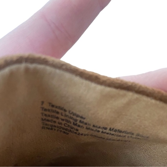 new day faux suede shoes Size 7 GUC - Picture 8 of 8